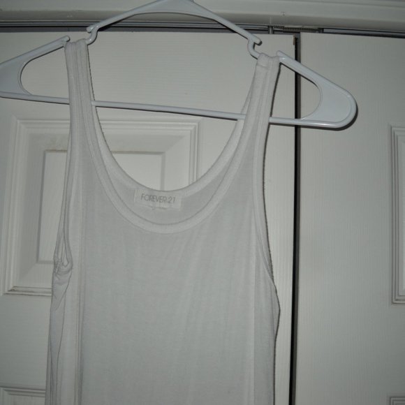 Forever 21 Tops - Forever 21 White Tank Top Women's Size M